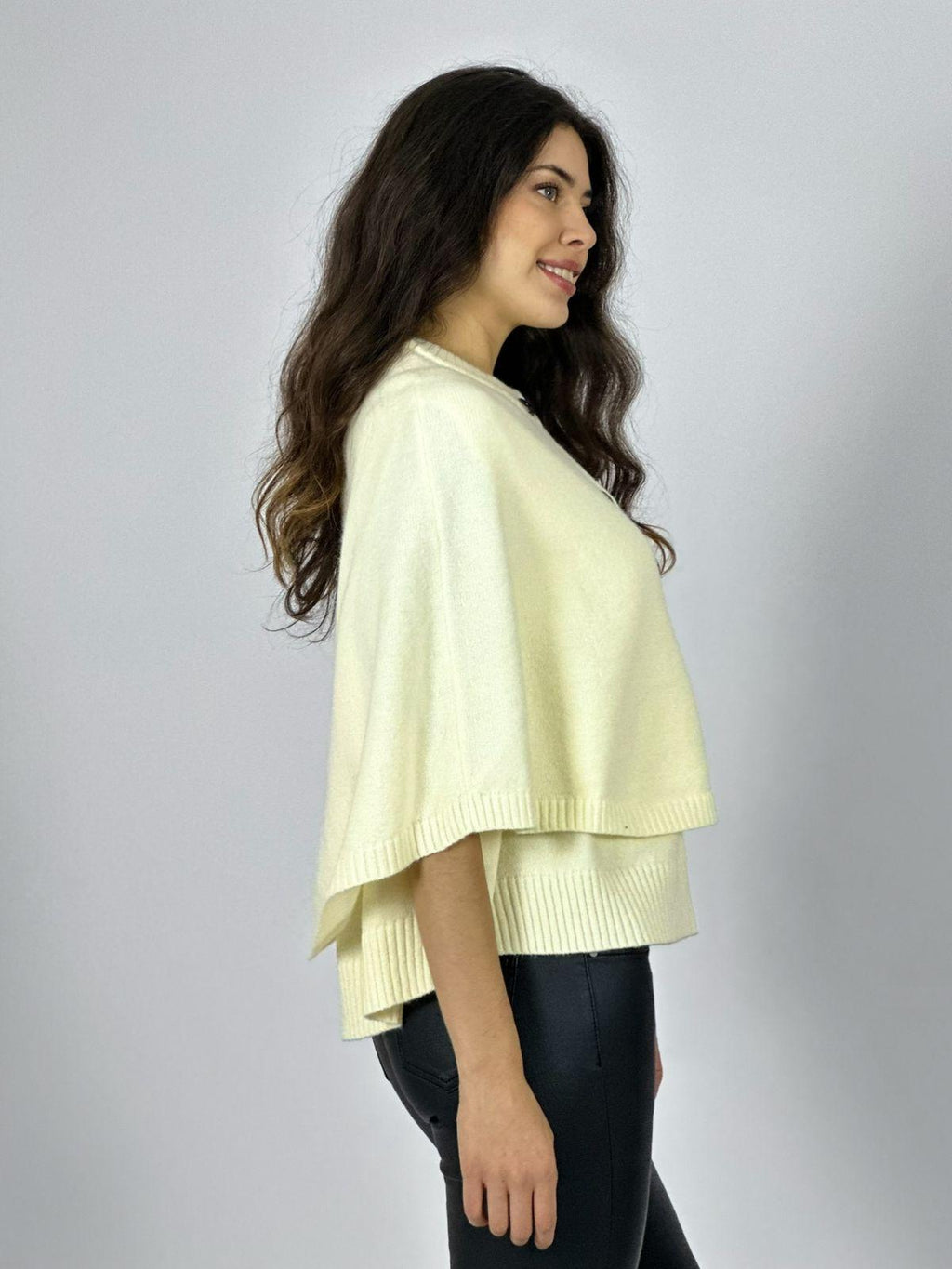 Sweater Lana Abotonado tipo Poncho