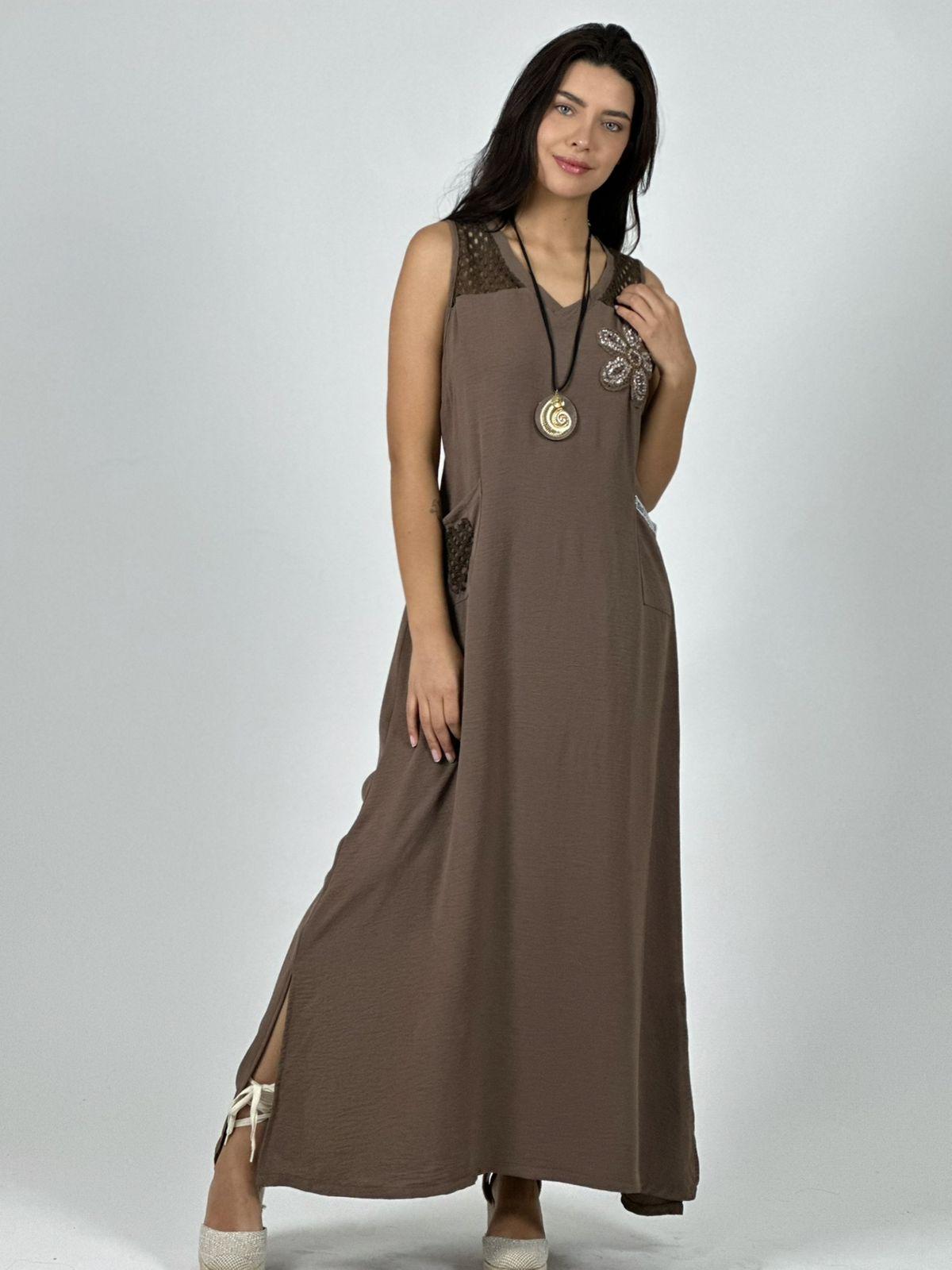 Vestido Crepé Hombros Tejidos y Flor