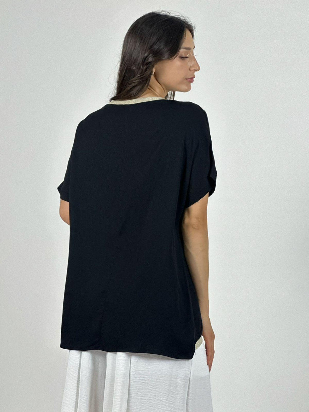 Polera Lino Flor Tejida Lineas Doradas