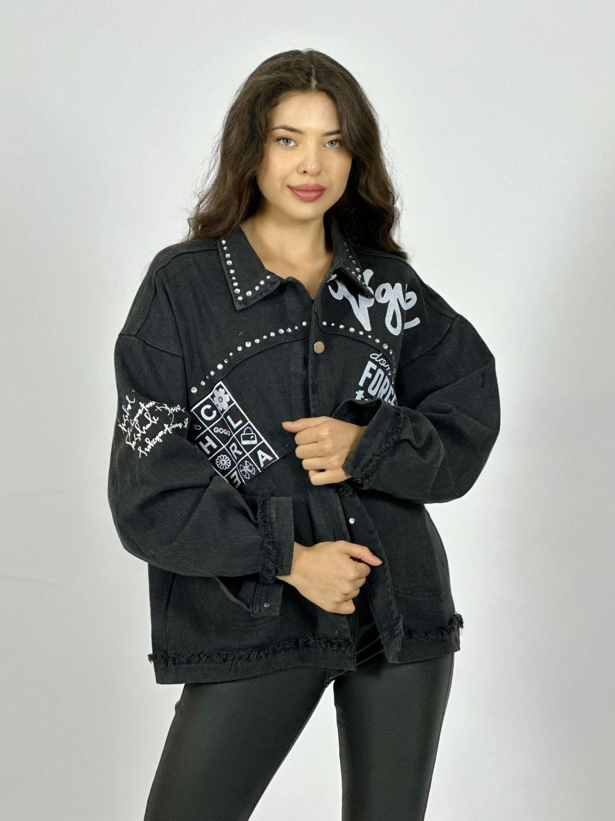 Chaqueta Mezclilla Tachas y Letras