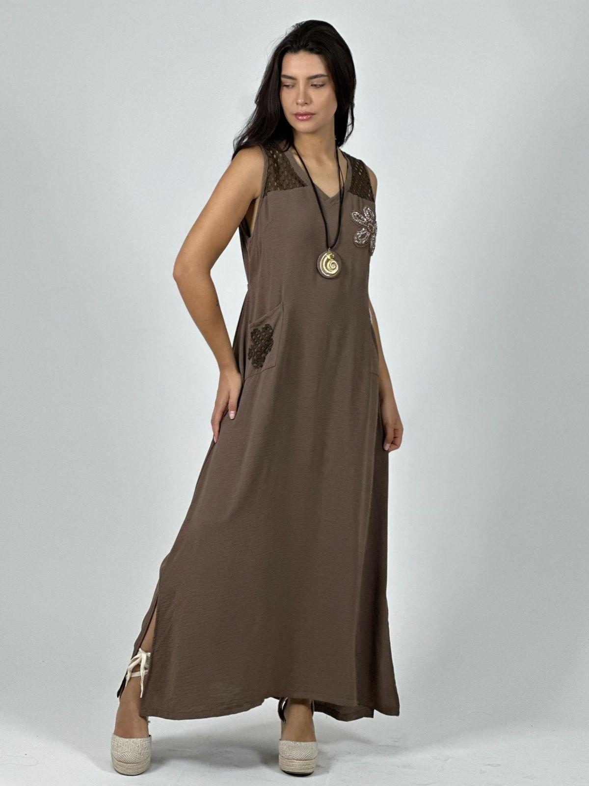 Vestido Crepé Hombros Tejidos y Flor