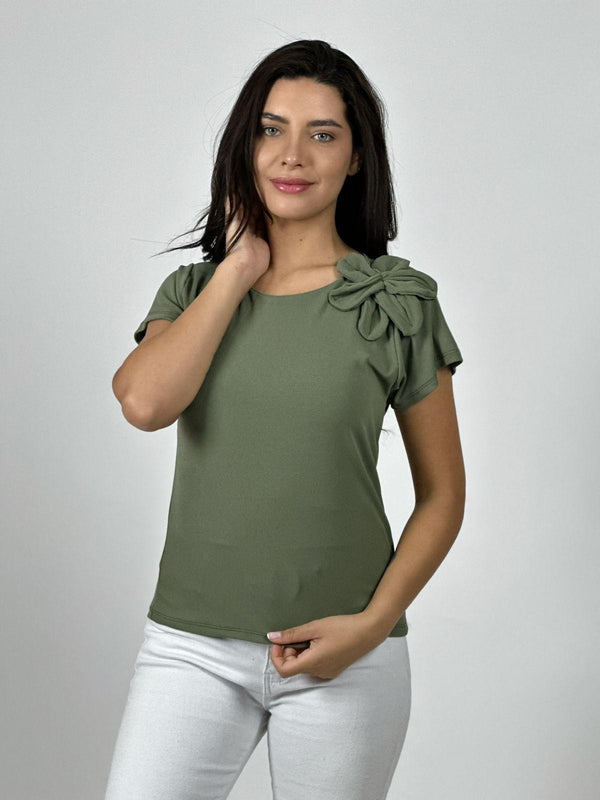 Polera Casual Flor Hombro Izquierdo