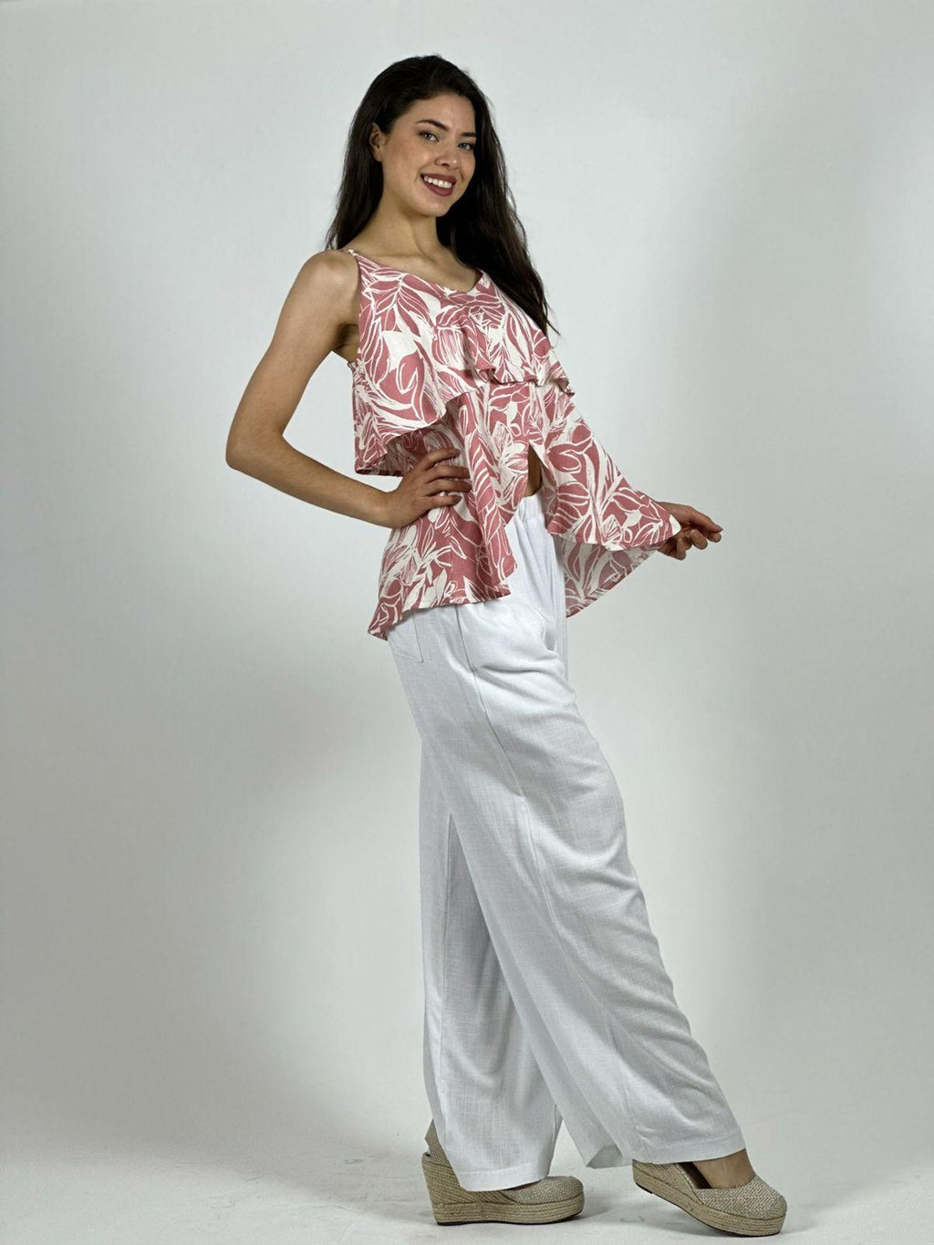 Blusa Con Vuelos Diseño Hojas