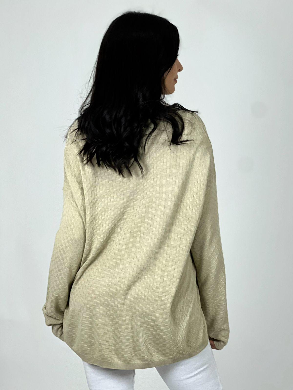 Sweater Spandex Letras Doradas Cuello V