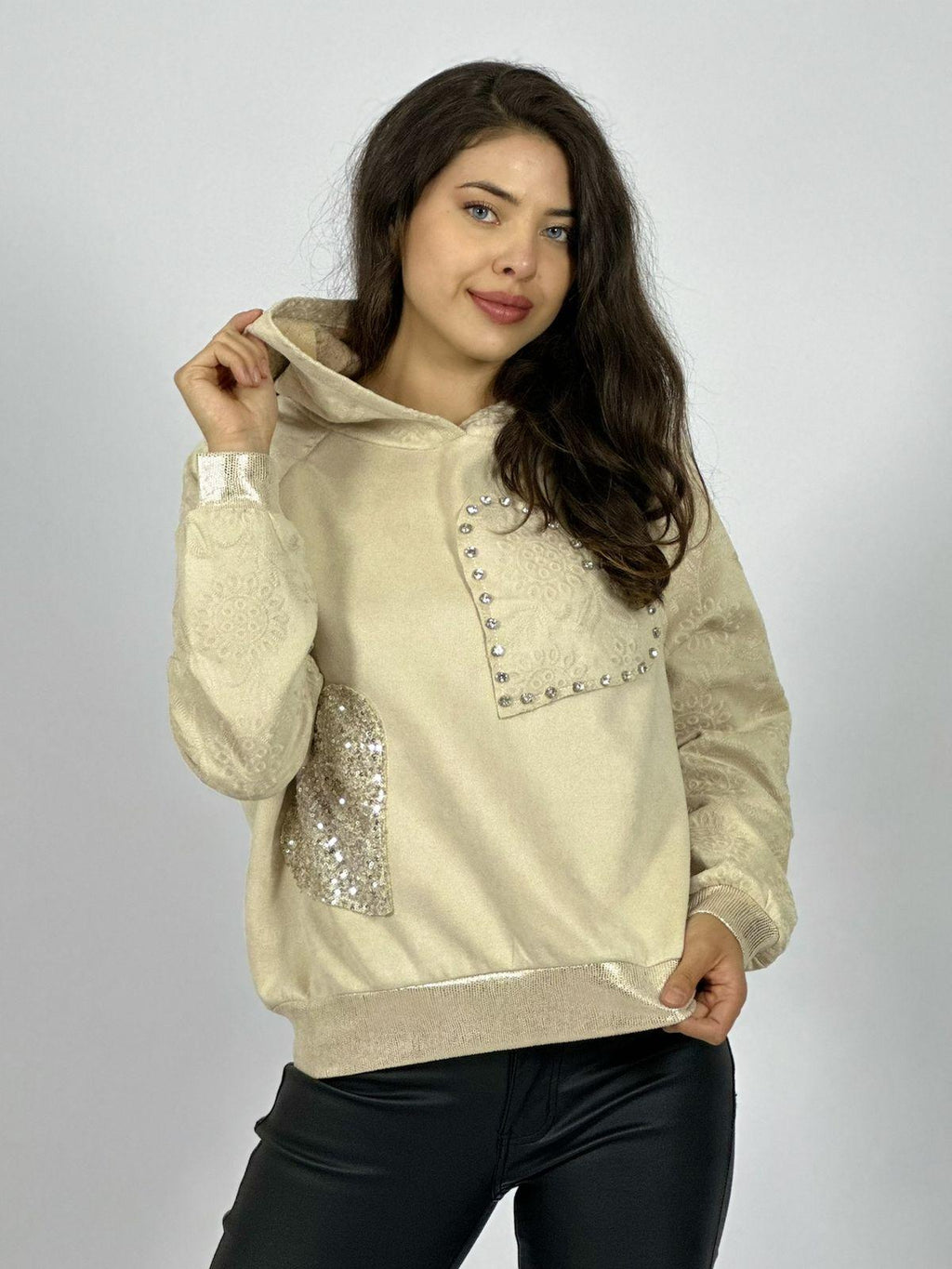 Polerón Gamuza Corazones Tachas Y Brillos