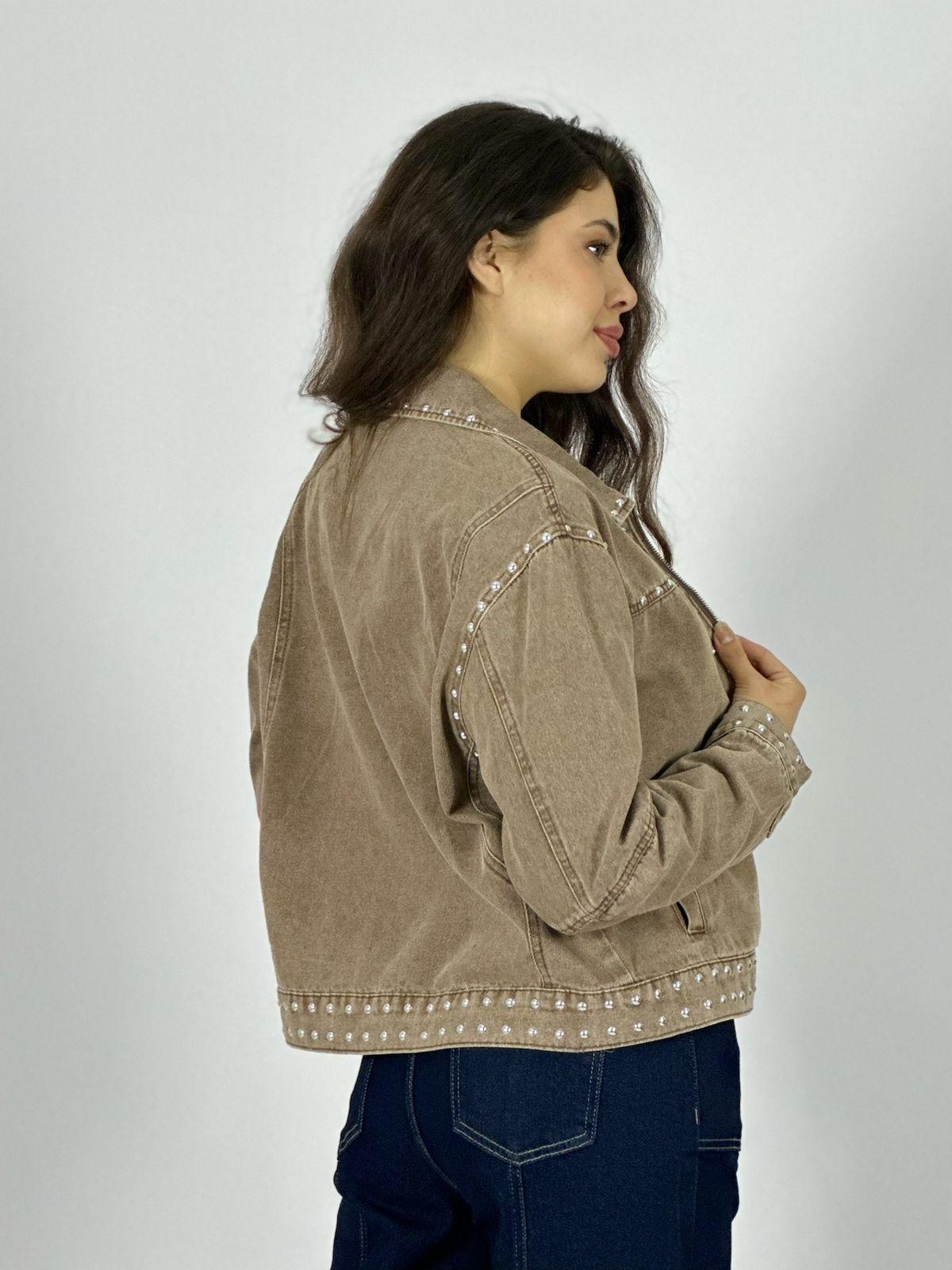 Chaqueta Mezclilla Con Tachas