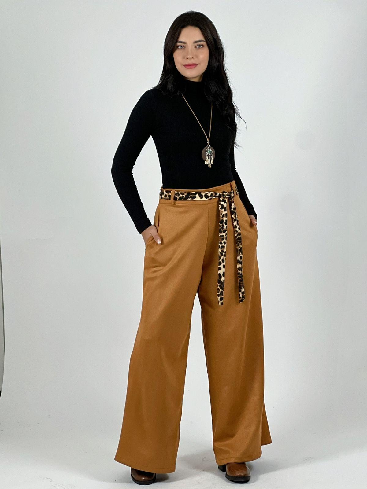 Pantalón Gamuza con Cinturon Print